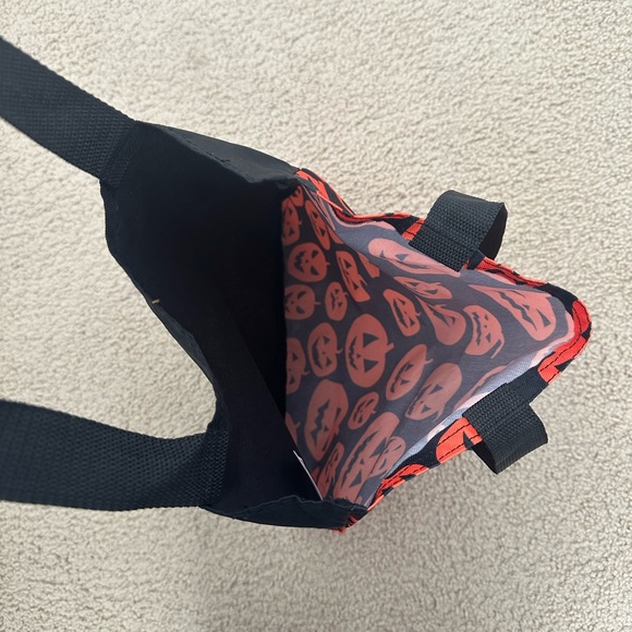 Halloween trick or treat candy bag! - Picture 3 of 3